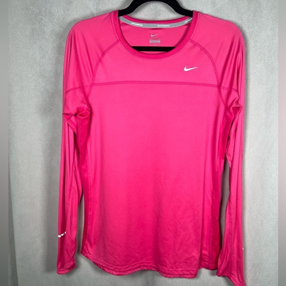 Nike DriFit Running Pullover Lightweight Long Sleeve Top - Large in Vibrant Pink